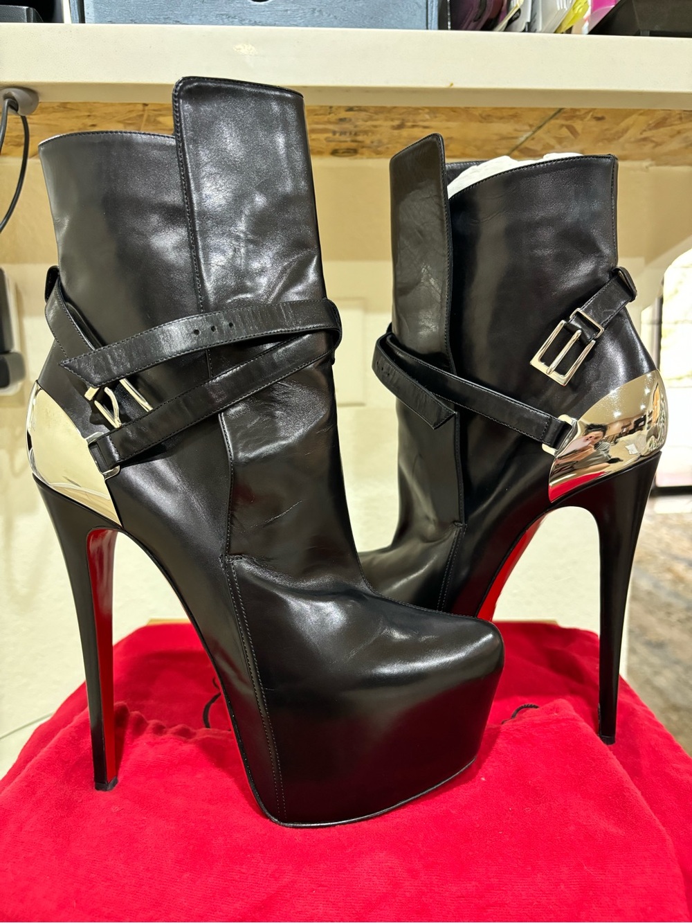Christian Louboutin Equestria 160 Shiny Calf Platform Ankle Boots Black/Gold